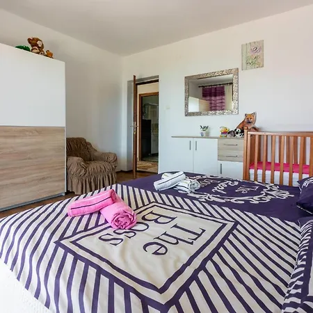 Loncar Apartman *
