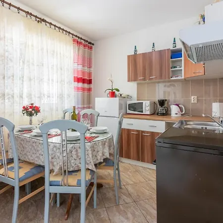 Loncar Apartman