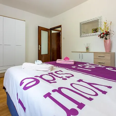 Loncar Apartman *